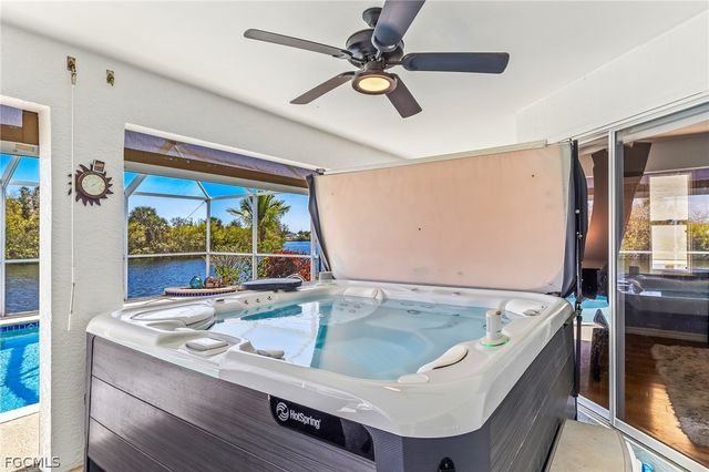 905 NW 28th PL, Cape Coral, FL 33993