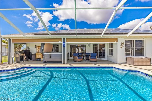 905 NW 28th PL, Cape Coral, FL 33993