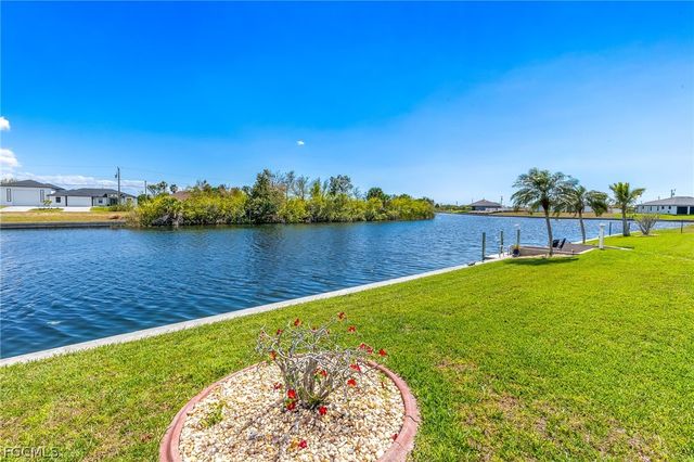 905 NW 28th PL, Cape Coral, FL 33993
