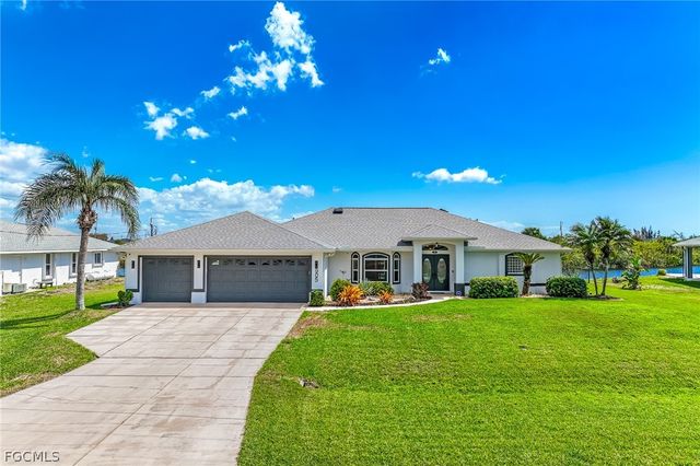 905 NW 28th PL, Cape Coral, FL 33993