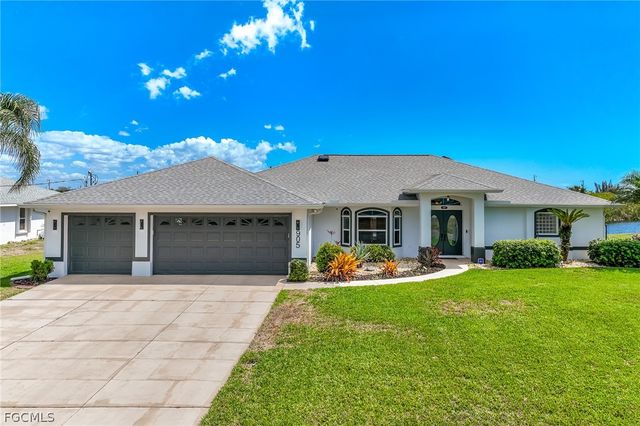 905 NW 28th PL, Cape Coral, FL 33993