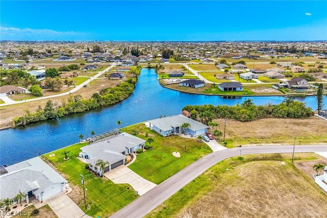 905 NW 28th PL, Cape Coral, FL 33993