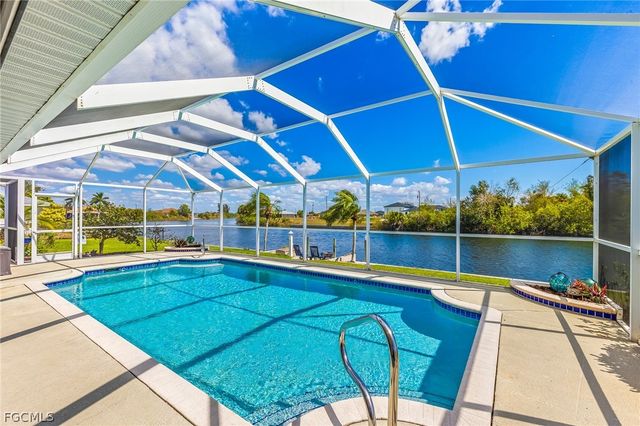 905 NW 28th PL, Cape Coral, FL 33993