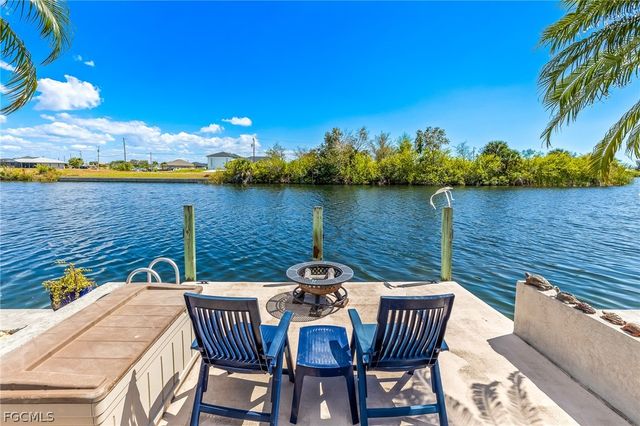 905 NW 28th PL, Cape Coral, FL 33993