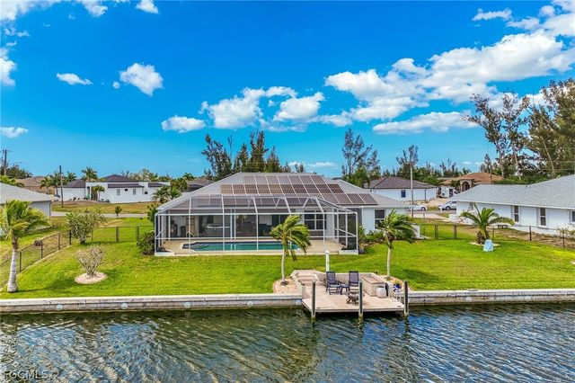 905 NW 28th PL, Cape Coral, FL 33993