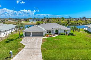 905 NW 28th PL, Cape Coral, FL 33993