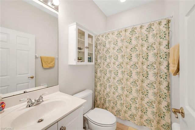 3945 Deer Crossing CT 202, Naples, FL 34114