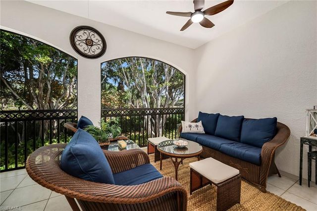 3945 Deer Crossing CT 202, Naples, FL 34114