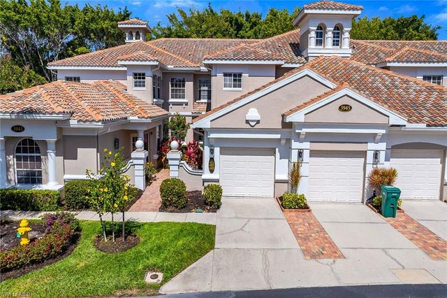 3945 Deer Crossing CT 202, Naples, FL 34114