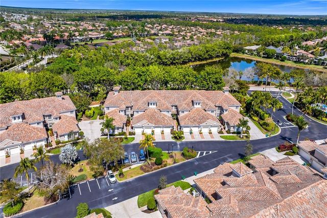 3945 Deer Crossing CT 202, Naples, FL 34114