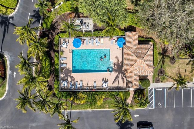 3945 Deer Crossing CT 202, Naples, FL 34114