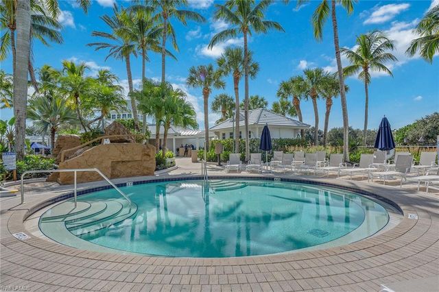 3945 Deer Crossing CT 202, Naples, FL 34114