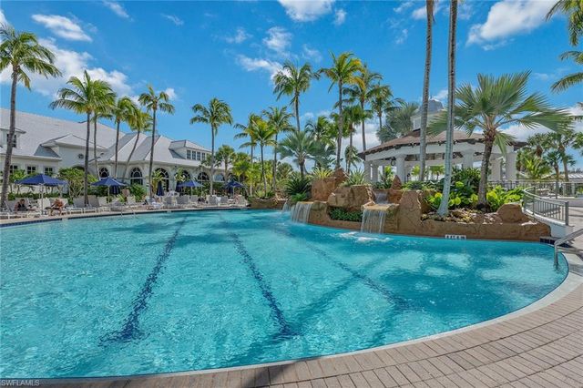 3945 Deer Crossing CT 202, Naples, FL 34114