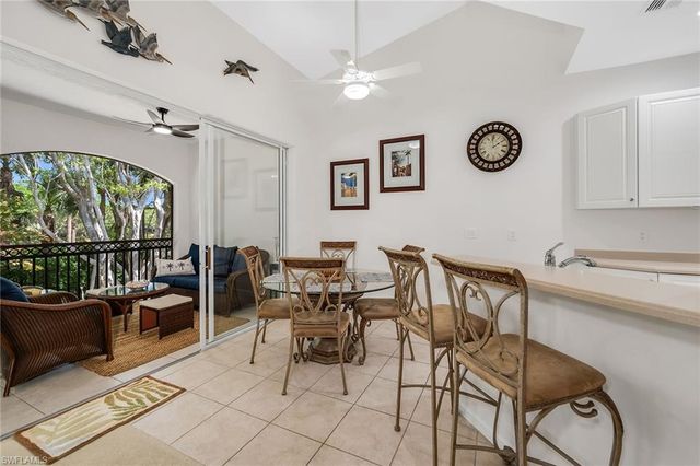 3945 Deer Crossing CT 202, Naples, FL 34114