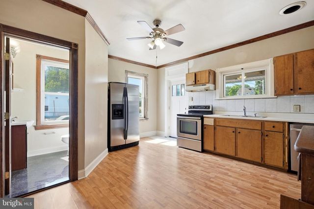 300 NUTT RD, Phoenixville, PA 19460