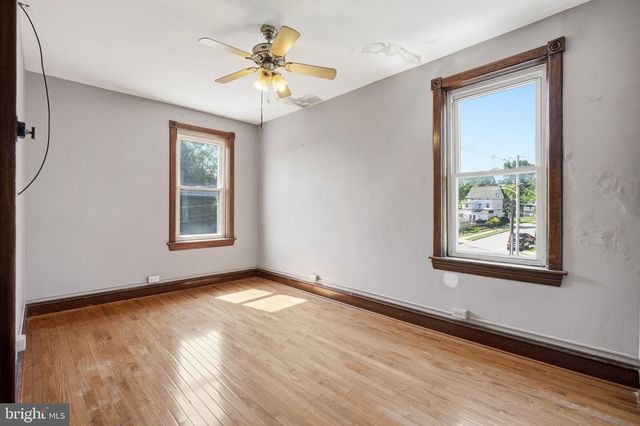 300 NUTT RD, Phoenixville, PA 19460