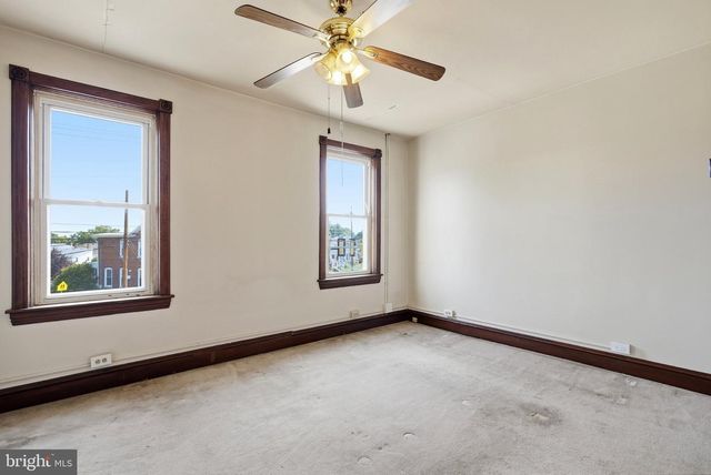 300 NUTT RD, Phoenixville, PA 19460