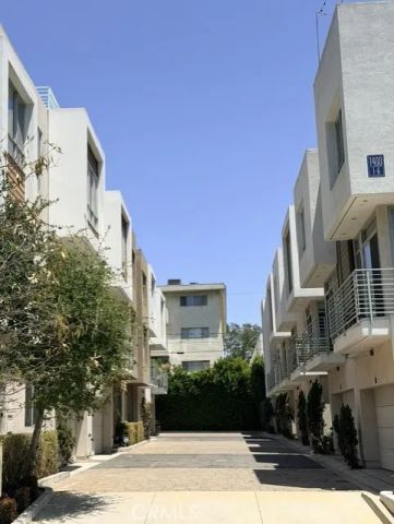 1400 N Fuller 8, Los Angeles, CA 90046