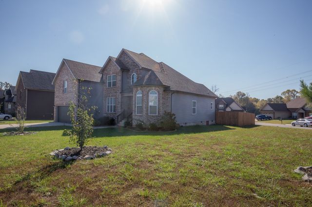 144 Thomas Traylor Ln, Clarksville, TN 37043