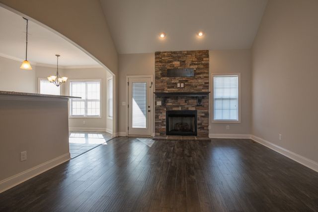 144 Thomas Traylor Ln, Clarksville, TN 37043