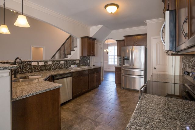144 Thomas Traylor Ln, Clarksville, TN 37043