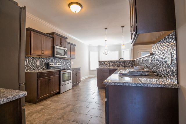144 Thomas Traylor Ln, Clarksville, TN 37043