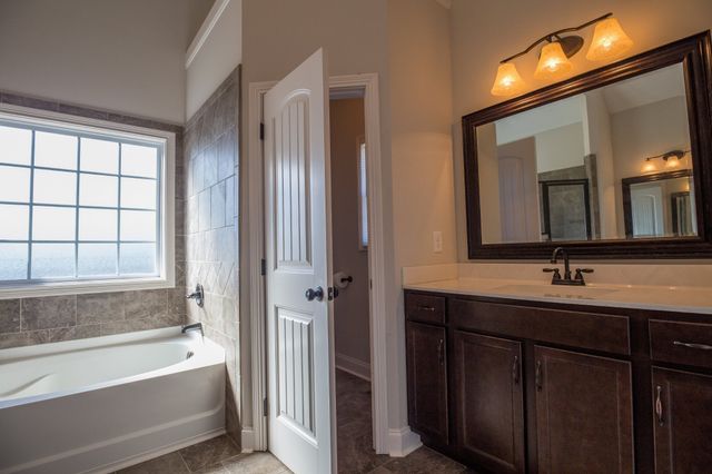 144 Thomas Traylor Ln, Clarksville, TN 37043