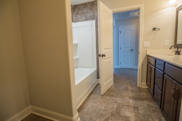 144 Thomas Traylor Ln, Clarksville, TN 37043