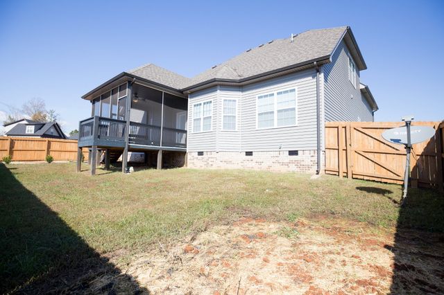 144 Thomas Traylor Ln, Clarksville, TN 37043