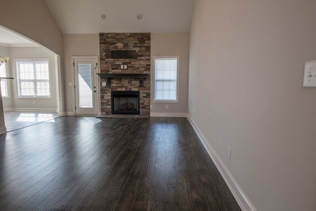 144 Thomas Traylor Ln, Clarksville, TN 37043