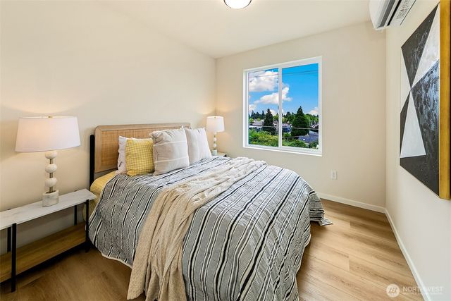 9815 Linden Avenue N, Seattle, WA 98103