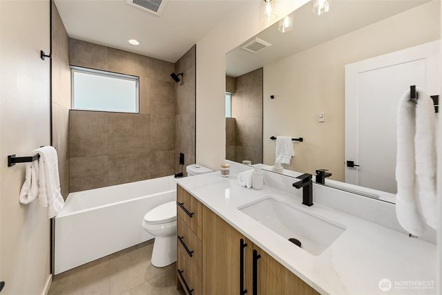 9815 Linden Avenue N, Seattle, WA 98103