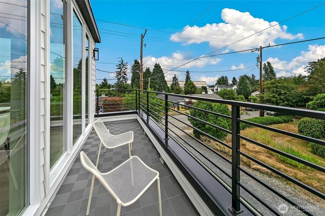 9815 Linden Avenue N, Seattle, WA 98103
