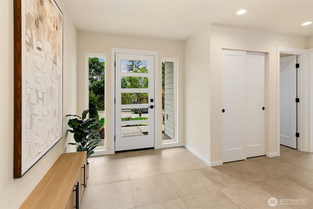 9815 Linden Avenue N, Seattle, WA 98103