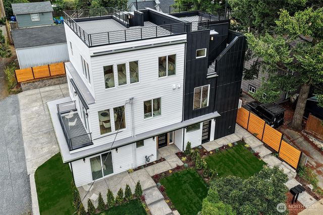 9815 Linden Avenue N, Seattle, WA 98103