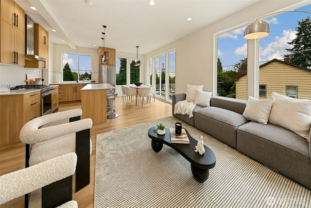 9815 Linden Avenue N, Seattle, WA 98103