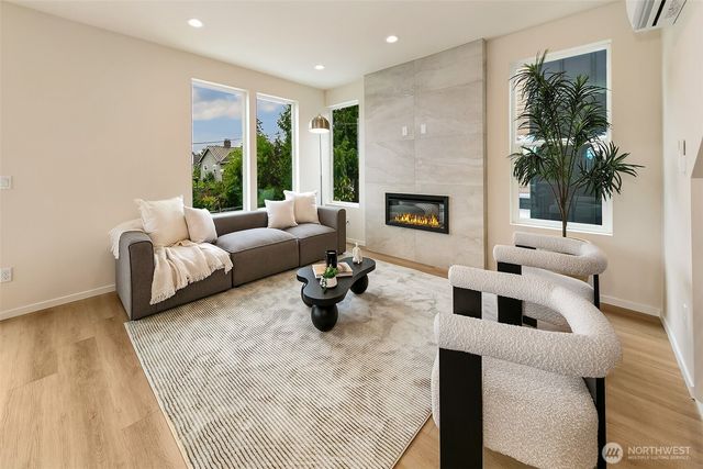 9815 Linden Avenue N, Seattle, WA 98103