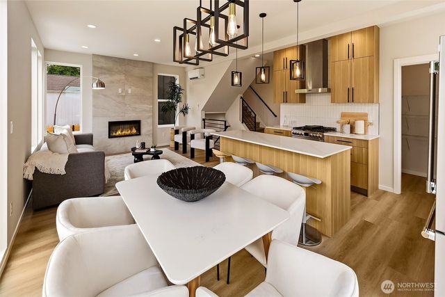 9815 Linden Avenue N, Seattle, WA 98103