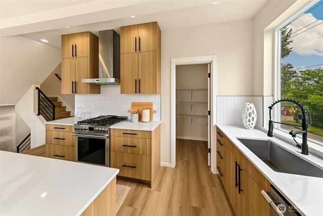 9815 Linden Avenue N, Seattle, WA 98103