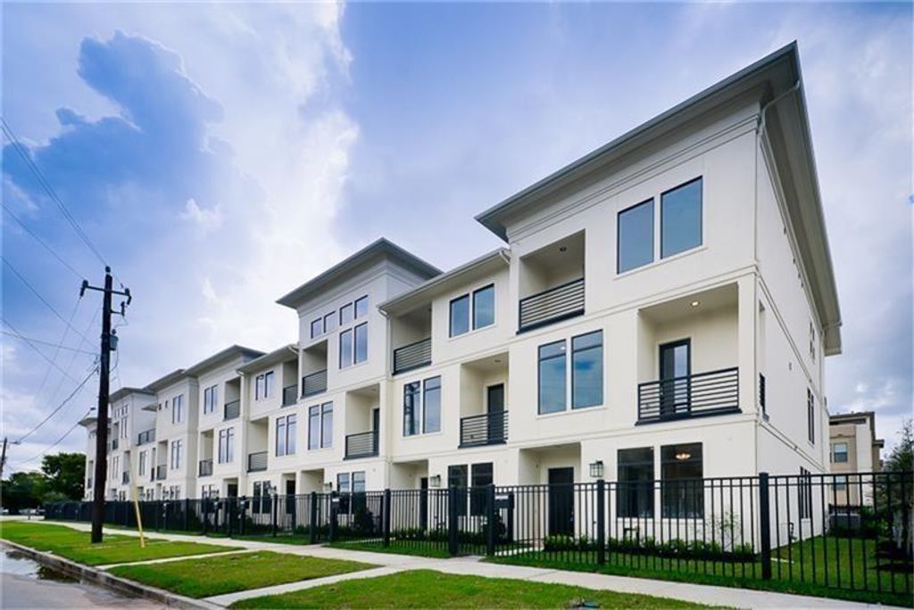 3917 Rose Street, Houston, TX 77007