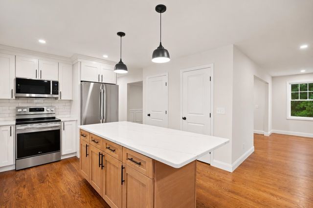 105 Sewalls Falls Road, Concord, NH 03303