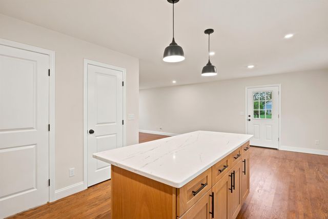 105 Sewalls Falls Road, Concord, NH 03303