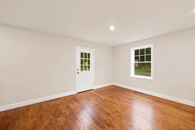 105 Sewalls Falls Road, Concord, NH 03303