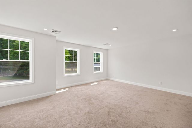 105 Sewalls Falls Road, Concord, NH 03303