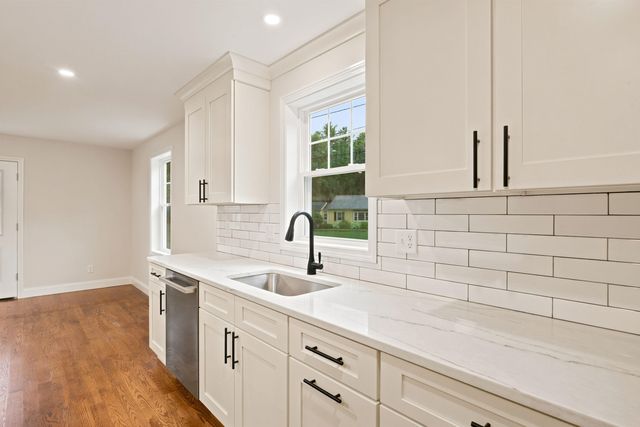 105 Sewalls Falls Road, Concord, NH 03303
