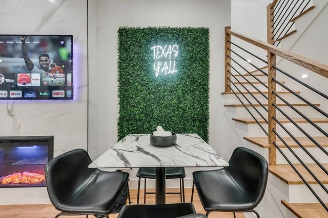 2015 S Ewing Avenue, Dallas, TX 75216