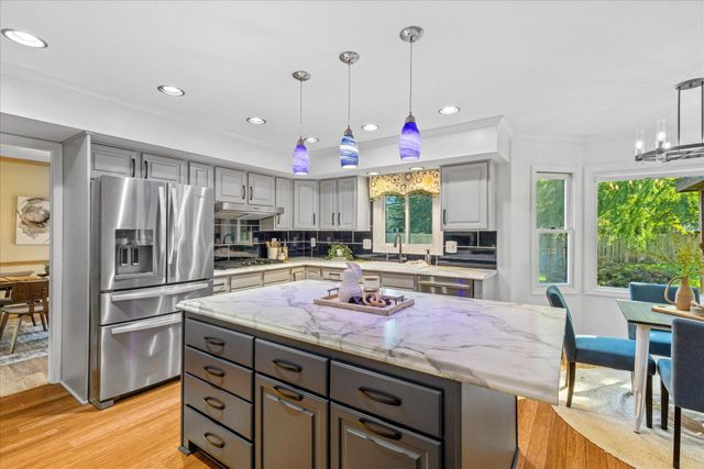 900 Old Pine Drive, Columbus, OH 43230