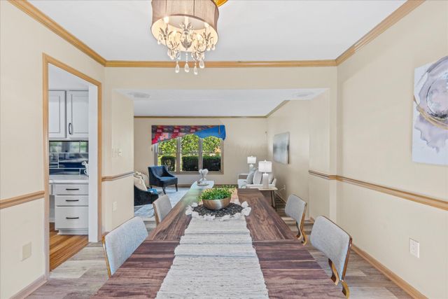 900 Old Pine Drive, Columbus, OH 43230