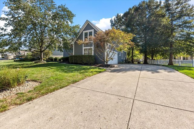 900 Old Pine Drive, Columbus, OH 43230