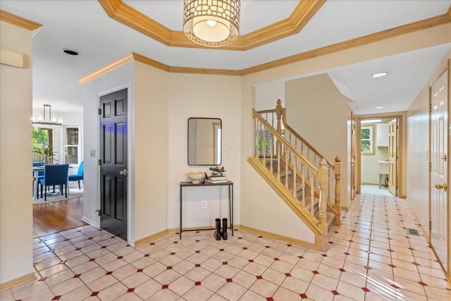 900 Old Pine Drive, Columbus, OH 43230